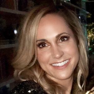 Meet your Posher, Yvette